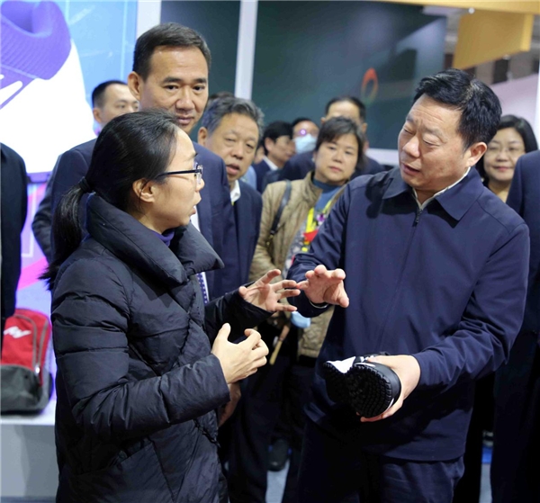 第三屆湖南永州·藍山國際皮具箱包博覽會開幕